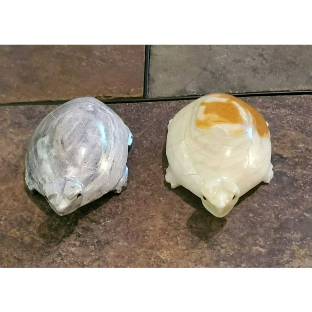 2‎ Alabaster Turtles